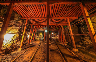 明延鉱山探検坑道