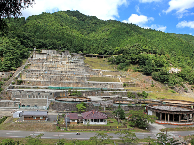 神子畑選鉱場跡全景
